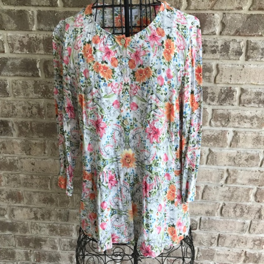 J Jill Floral Blouse Full front button 3/4 Sleeves - Picture 1 of 8